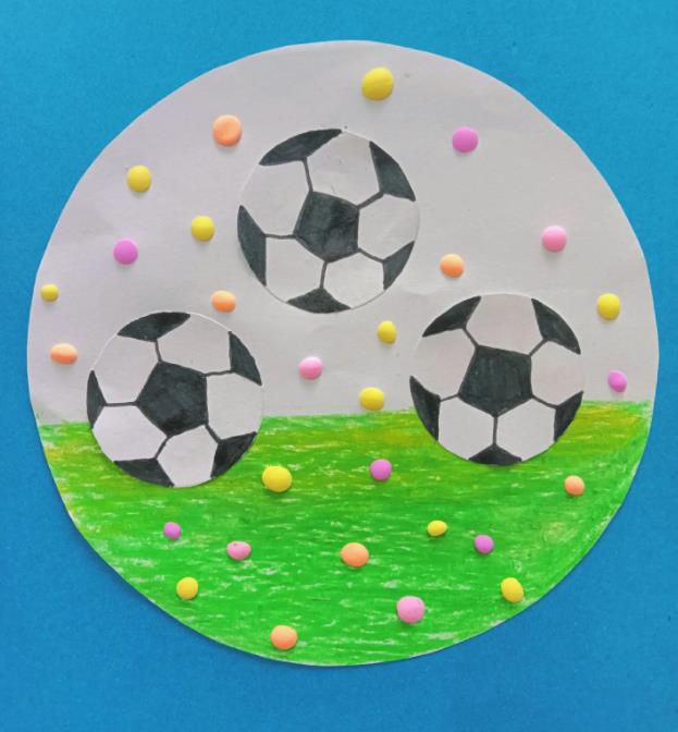 简单易学的足球简笔画简单画法